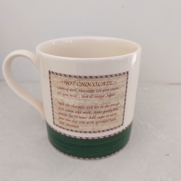 WEDGWOOD | Sarah's Garden Christmas Green Mug Crafted in England |Winter Festive - Picture 3 of 10